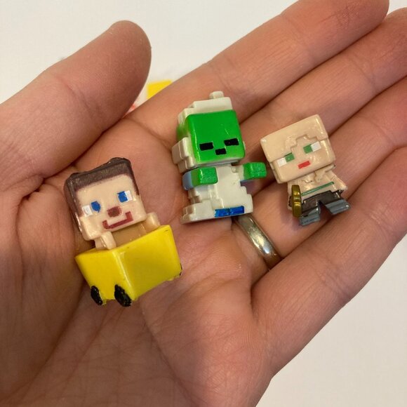Minecraft Mini-Figures Lot of 11 Action Figures Mojang Zombie Spider Steve - Picture 6 of 7